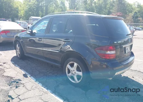 2008 Mercedes-Benz Ml 320 Cdi 4Matic z USA, uszkodzony, nr VIN 4JGBB22E08A315924